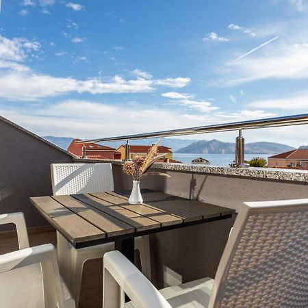 Apartments Crnekovic III Башка Екстер'єр фото