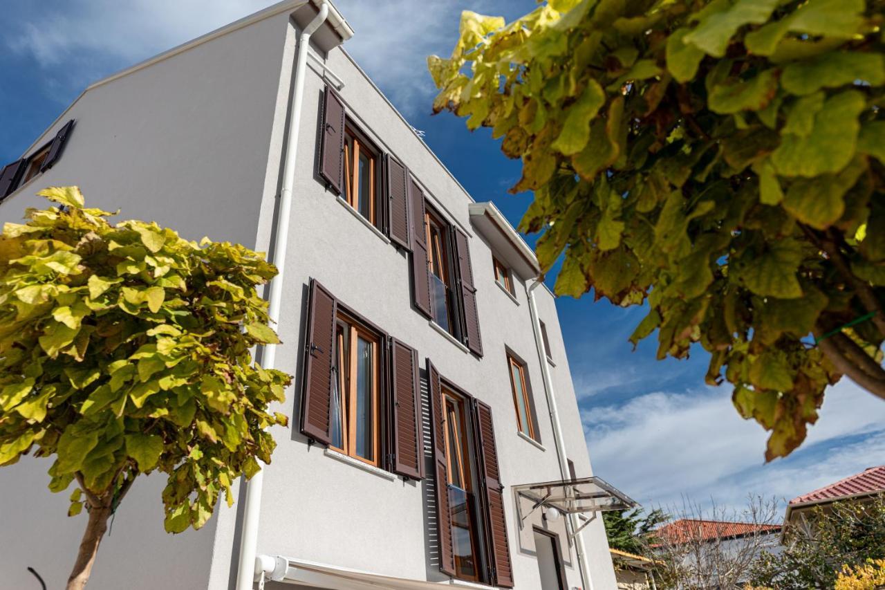 Apartments Crnekovic III Башка Екстер'єр фото