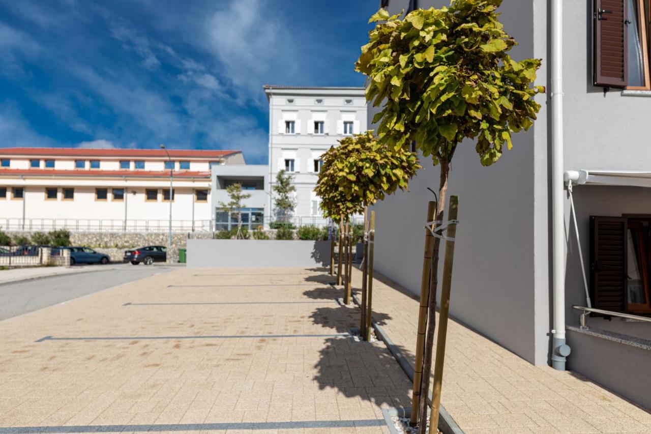 Apartments Crnekovic III Башка Екстер'єр фото