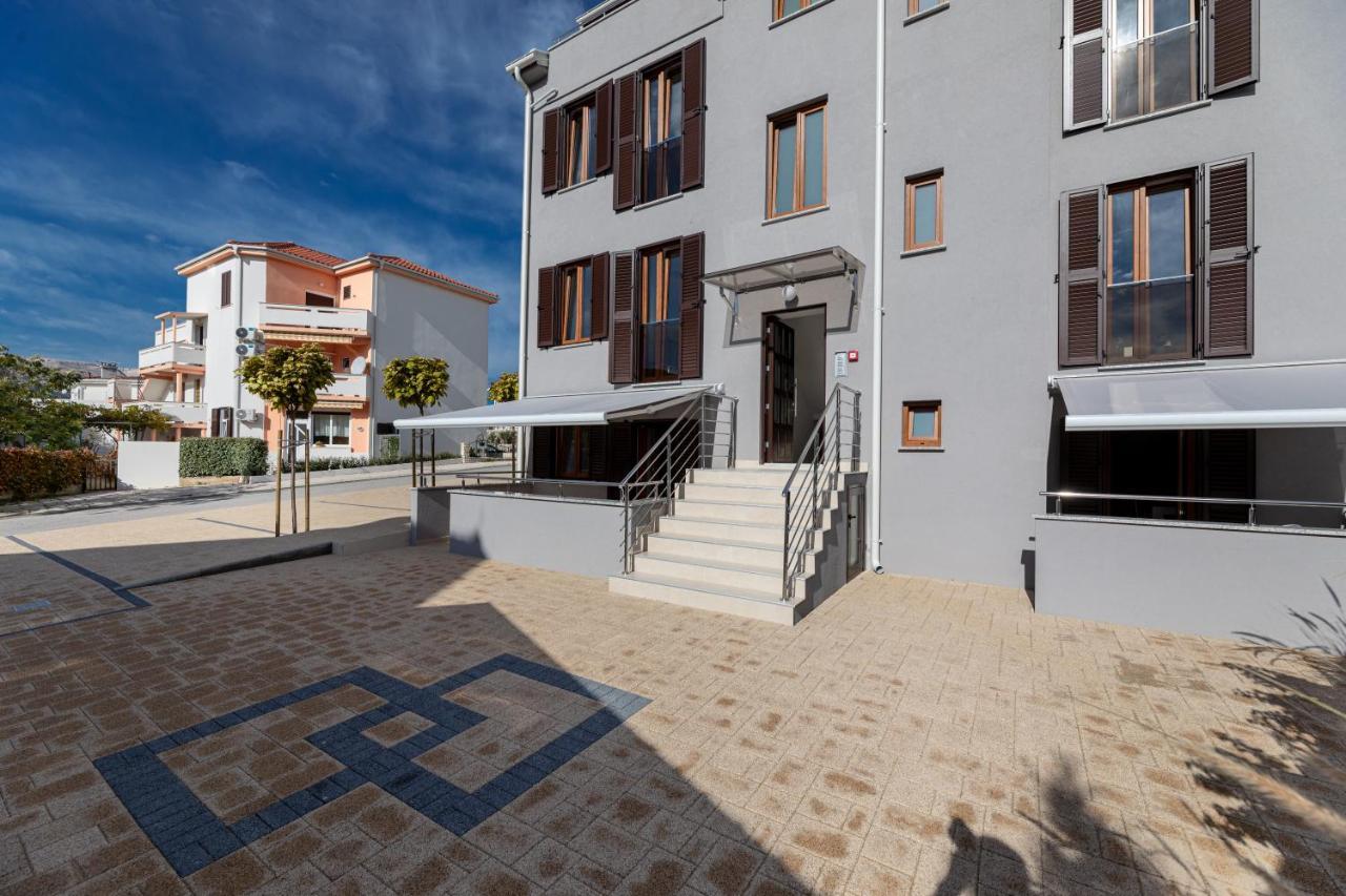 Apartments Crnekovic III Башка Екстер'єр фото
