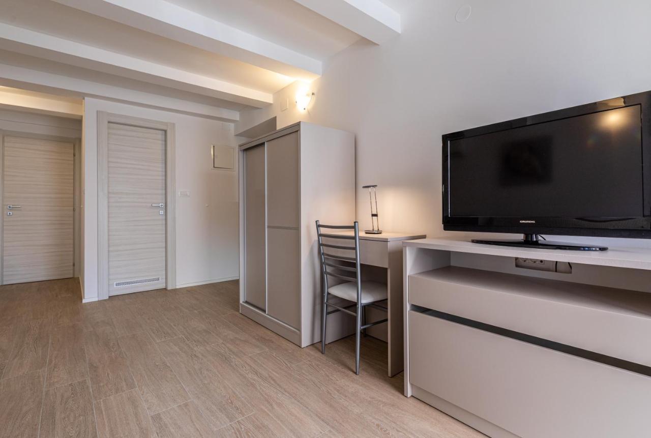 Apartments Crnekovic III Башка Екстер'єр фото