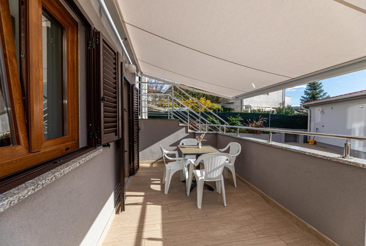 Apartments Crnekovic III Башка Екстер'єр фото