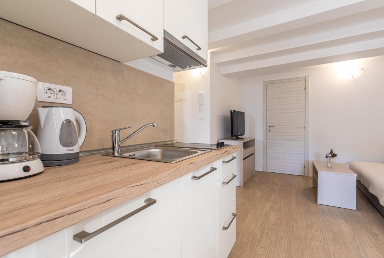 Apartments Crnekovic III Башка Екстер'єр фото