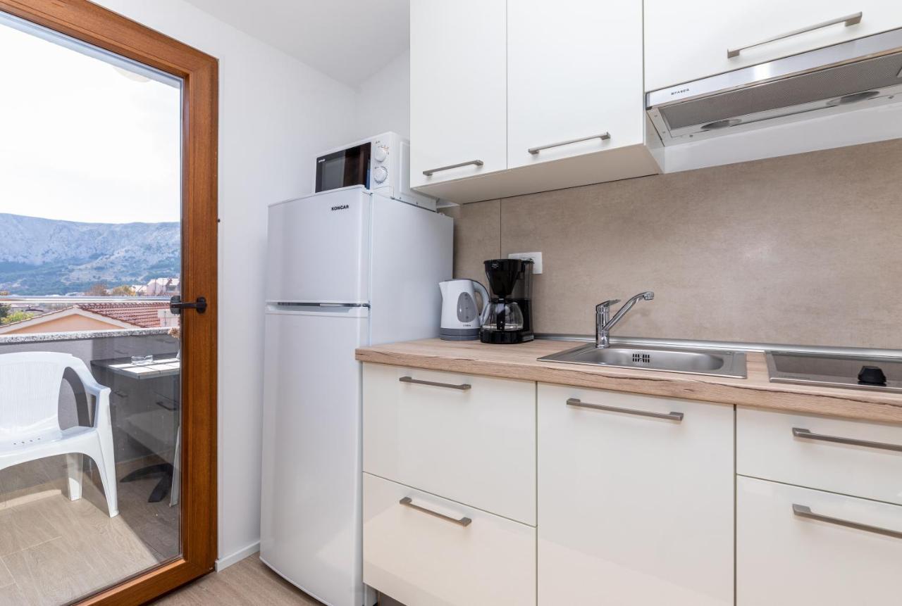Apartments Crnekovic III Башка Екстер'єр фото
